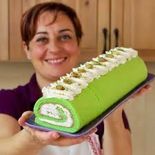 Ecco il mio ROTOLO AL PISTACCHIO un dolce golosissimo e molto semplice da  realizzare, in più la ricetta è senza farina e senza lievito. Ricetta▶︎  https://www.fattoincasadabenedetta.it/ricetta/rotolo-al-pistacchio-di-benedetta/