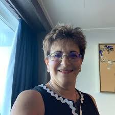 Terri Breen's Instagram, Twitter & Facebook