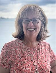 Jolene Peters's Instagram, Twitter & Facebook