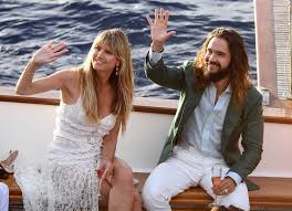 Heidi Klum Aska Geldi Heidi Klum Unluler Mankenler