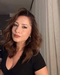 Te envío un saludito😌: Hola, cómo estás? Que tengas un lindo día☺️ Te  envío un beso y abrazo 💕