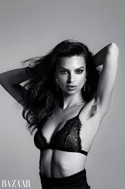 One theory, according to jaime schmidt, founder of schmidt's natural deodorant, is that armpit hair wicks away sweat from the skin so that it doesn't spread across. Emily Ratajkowski S Armpit Hair On Full Display In Harper S Bazaar