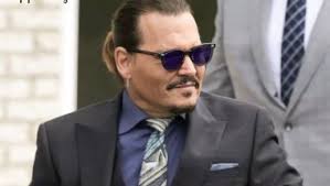 TVORCI SRPSKE KRAVATE SA KOJOM SE DEP POJAVIO U SUDNICI: Komadić svetlosti  za našeg DŽonija, kolekcija "Mozaik" nastala spontano (FOTO)