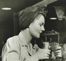 Women's 1940s Hairstyles: An Overview - Hair & Makeup Artist Handbook
