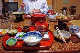 Japanese dining tables, japanese tea tables and japanese folding tables are highly sought after for the modern minimalist aesthetics, making them very appealing in if you are wanting to see what you can combine your table with in a room, check out the japanoscope japanese home decor page. File Japan Table Setting Jpg Wikimedia Commons