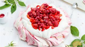 Tarte aux fraises très facile. Pavlova A La Fraise Dessert De Fete Des Meres Ultra Simple Et Ultra Bon Sucre D Orge Et Pain D Epices