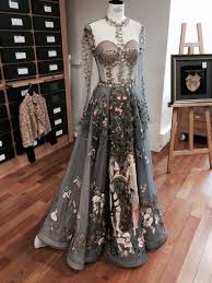 Le Jardin D Eden Dress By Valentino Couture Spring 2014 In The Lesage Atelier Fancy Dresses Cute Dresses Pretty Dresses