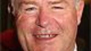 Veteran broadcaster Phillip Leishman dies