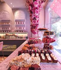 Pin By Monamemona On G In 2020 Cafe Interior Design Coffee Shop Design Pink Cafe