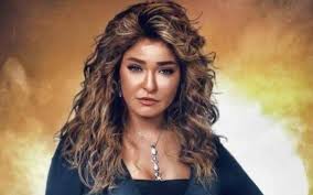 وضعت النجمة علا غانم نفسها في مواجهة عاصفة من الانتقادات الحادة التي وجهت للفيلم. Ø®Ø§Øµ Ø§Ù„ÙÙ† Ø¹Ù„Ø§ ØºØ§Ù†Ù… Ù„Ø§ ÙŠÙˆØ¬Ø¯ Ø³Ø¨Ø¨ Ø­Ø§Ù„ÙŠ Ù„ÙƒÙŠ Ø§Ø¹ÙˆØ¯ Ø§Ù„Ù‰ Ù…ØµØ±