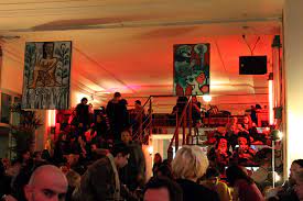 Browse the list of upcoming concerts, and if you can't find your favourite artist, track them and let songkick tell you when they are next in your area. Mein Haus Am See