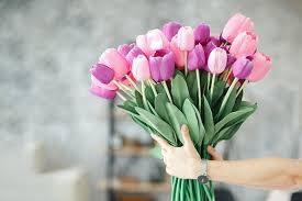 Best flower delivery websites for any occasion. The Flower Blog By Flying Flowers