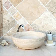 Travertin Fliesen Im Badezimmer Gestaltungsmoglichkeiten Mit Natursteinfliesen Travertin Fliesen Natursteinfliesen Badezimmer Naturstein