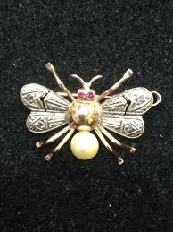 Broche Abelha Anos 40 50 Em Ouro Perola Rubi E Diamantes R 788 00 Diamantes Broche Rubi