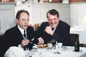 Byrådssekretær lund bliver introduceret i episode 7. Klaus Thodsen Rundt Om Matador 3 Faldet Fra Tinderne Pov