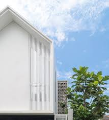 Salah satu desain pagar yang kini tengah digemari adalah desain pagar roster minimalis. 8 Inspirasi Desain Fasad Rumah Ciptakan Tampilan Rumah Yang Minimalis Namun Elegan Voire Project