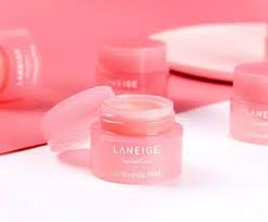Pelembab bibir akan membuat bibir terlihat lebih lembab dan membantu mengelupas sel kulit mati yang membuat bibir terlihat lebih tebal. Laneige Lip Sleeping Mask 3gr Kesehatan Kecantikan Kulit Sabun Tubuh Di Carousell