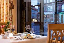 Bestill nå og spar opptil 50% med ticati! Restaurants Bars Im 4 S Hotel Gothisches Haus Harz Travel Charme