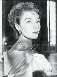 Sterlé 1954 Emeraude cabochon, Givenchy, Bettina, Photo Lionel