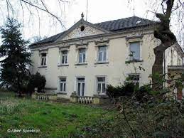 Rheinberg town haus is located in the lush green munnar, just 500 metres from the munnar tea musuem. Adelssitz Tour De Guinette Haus Cassel In Rheinberg