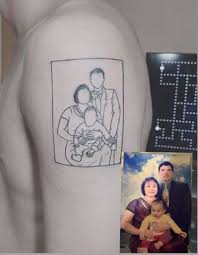 Ngoài hình xăm cá nhân các bạn nữ đang có người yêu cũng có thể cùng bạn trai tìm cho mình một hình xăm đôi đẹp và ý nghĩa để kỷ niệm tình yêu của mình nhé. Xuc Ä'á»™ng Vá»›i Cau Chuyá»‡n XÄƒm Hinh Bá»' Tren Tay Cá»§a Co Gai 15 Tuá»•i