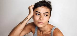 A arte é a resistência que se levanta quando uma força violenta tenta se  estabelecer', diz Maria Casadevall