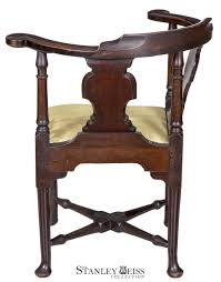 Use it as an accent piece in an eclectic mix of other furnishings. A Mahogany Queen Anne Corner Chair With Horseshoe Seat Boston C 1770 Stanleyweiss Com