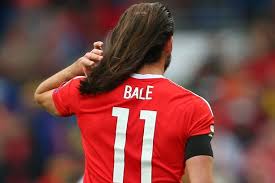 Gareth bale usually keeps hair tucked in a neat man bun at real madrid and that's how we've seen him for many years now. Gareth Bale S Hair Falls Out Of His Man Bun During Wales Draw With Georgia And Twitter Loves It Mirror Online