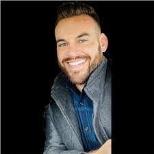 Roger Bensinger's Instagram, Twitter & Facebook