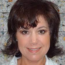 Elisa Dena's Instagram, Twitter & Facebook