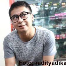 We don't have a biography for christoffer nelwan. Raditya Dika Luncurkan Film Marmut Merah Jambu 8 Mei Lifestyle Bisnis Com
