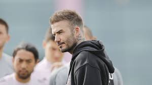 #davidbeckham #beckham #beckhamstyle #beckhamxbelstaff #belstaff #outlaws #belstafffilms #cool #. Radikal Rasur David Beckham Uberrascht Mit Neuem Look Promiflash De