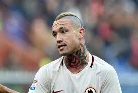 Sang ayah merupakan orang asli indonesia yang berasal dari suku batak. Radja Nainggolan Ingin Kembangkan Sepak Bola Indonesia Republika Online
