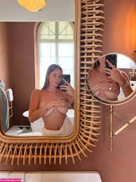 MaryPoppins21 Mary Praglin Nude OnlyFans Photos 8 - Leaknudes