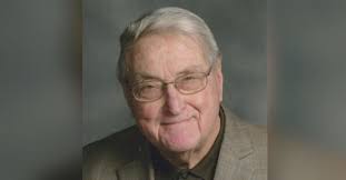 Merlyn LaVal Holdt Obituary