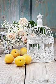 Vintage Birdcage Beautiful Pink Roses Gypsophila Paniculata Baby S Breath Flowers Woo Wedding Table Decorations Vintage Vintage Wedding Table Vintage Bird Cage