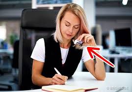 Vreau sa stiu daca ma place. Trucuri Psihologice Inteligente Cum IÅ£i Dai Seama DacÄƒ Cineva Te Place Si Cum PoÅ£i Castiga Increderea Unei Persoane