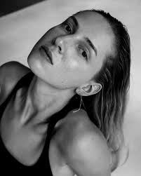 Muese — born from the union of the French word mue (shedding,  transformation) and the reflexive se (the self) — is a name that  encapsulates metamorphosis. Like the serpent that cyclically