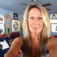 Colleen Moir's Instagram, Twitter & Facebook