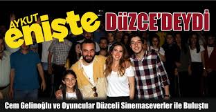 2019 yılında vizyona giren komedi türündeki türk yapımı aykut enişte filmi, bu akşam saat 20.00'da star tv ekranlarında izleyicisiyle buluşuyor. Aykut Eniste Filmine Ozel Gosterim Duzce Yerel Haber