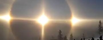 Halo around the sun, seen from sweden on april 24, 2014, and captured by fotograf goran strand. Stunning Video Of A Sun Halo In Sweden Core77