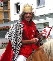 Ramona und jürgen drews haben nun wirklich angst das alles ganz schnell vorbei sein kann. News Mallorca De Playa De Palma Sensation Perfekt Der Konig Von Mallorca Jurgen Drews Hat Nach Rund 20 Jahren Eine Neue Residenz News On Tour De