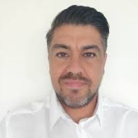 50+ perfiles de «Erik Barrera»