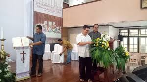 Doa pada saat tuguran kamis putih / misa kamis putih di bandarlampung berlangsung khidmat antara news. Kamis Putih Perayaan Mengenang Yesus Ketika Perjamuan Bersama Murid Banjarmasin Post