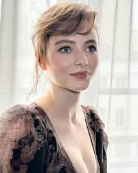 Thomasin McKenzie - Images