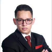 400+ perfiles de «Vic Ayala»