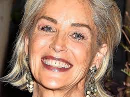 Ende august machte sharon stone öffentlich, dass ihr kleiner neffe nach einem totalen organversagen gestorben ist. Darum Wurde Sharon Stone Von Hollywood Gemobbt
