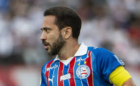 Everton Ribeiro, ex-Flamengo, vive crise no Bahia com a torcida