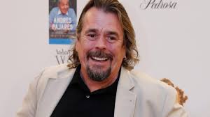 Juan Muñoz, exconcursante, ingresado tras una caída