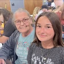 Vicente Moncivais updated his profile picture.